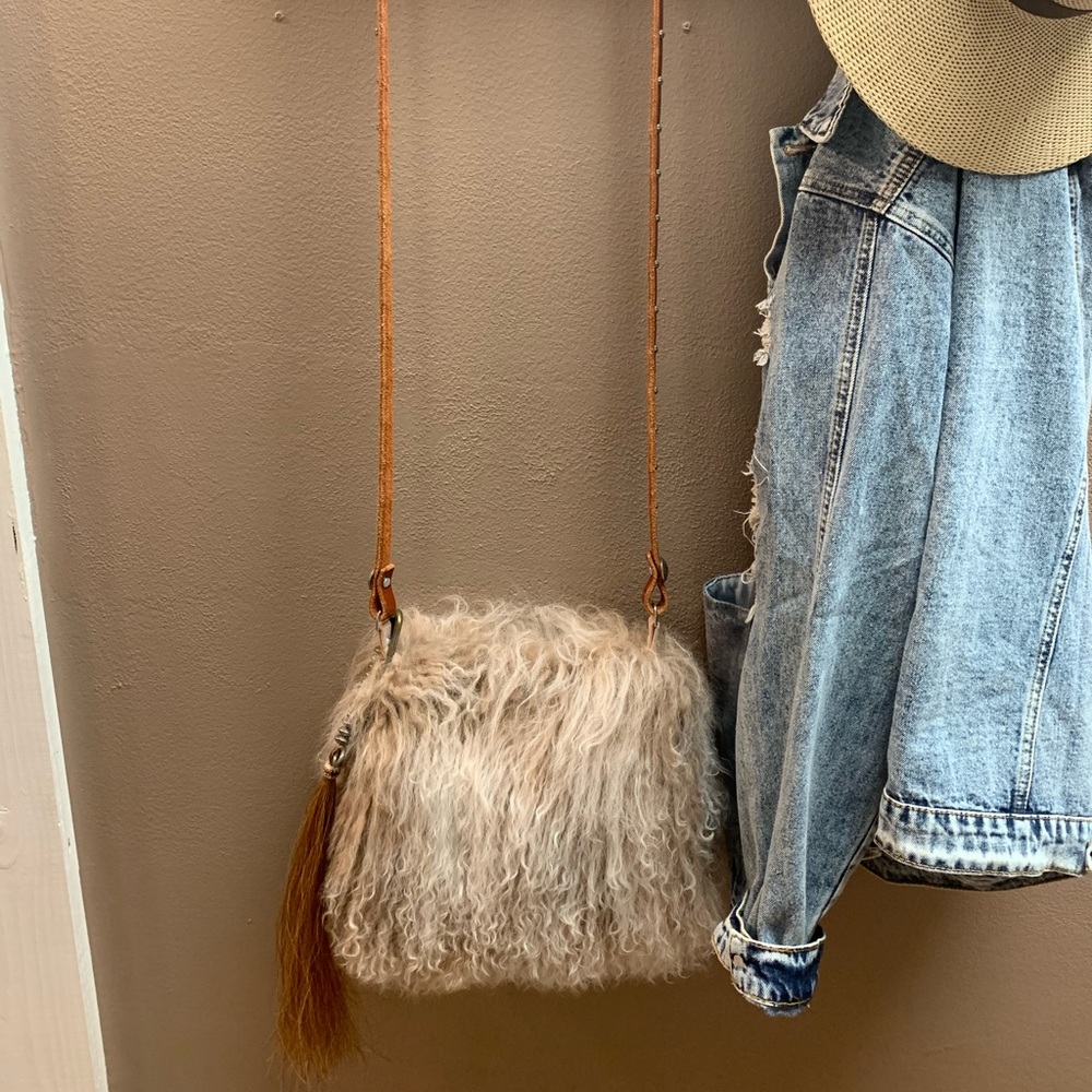 Espuela Woolie Purse